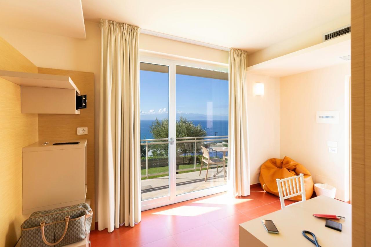 Blue Bay Resort Capo Vaticano Exterior foto