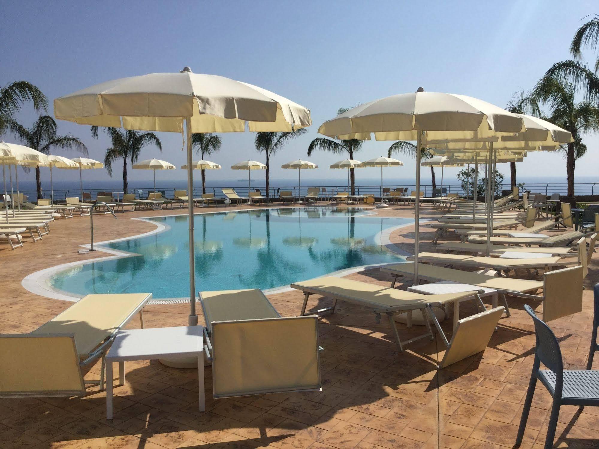 Blue Bay Resort Capo Vaticano Exterior foto