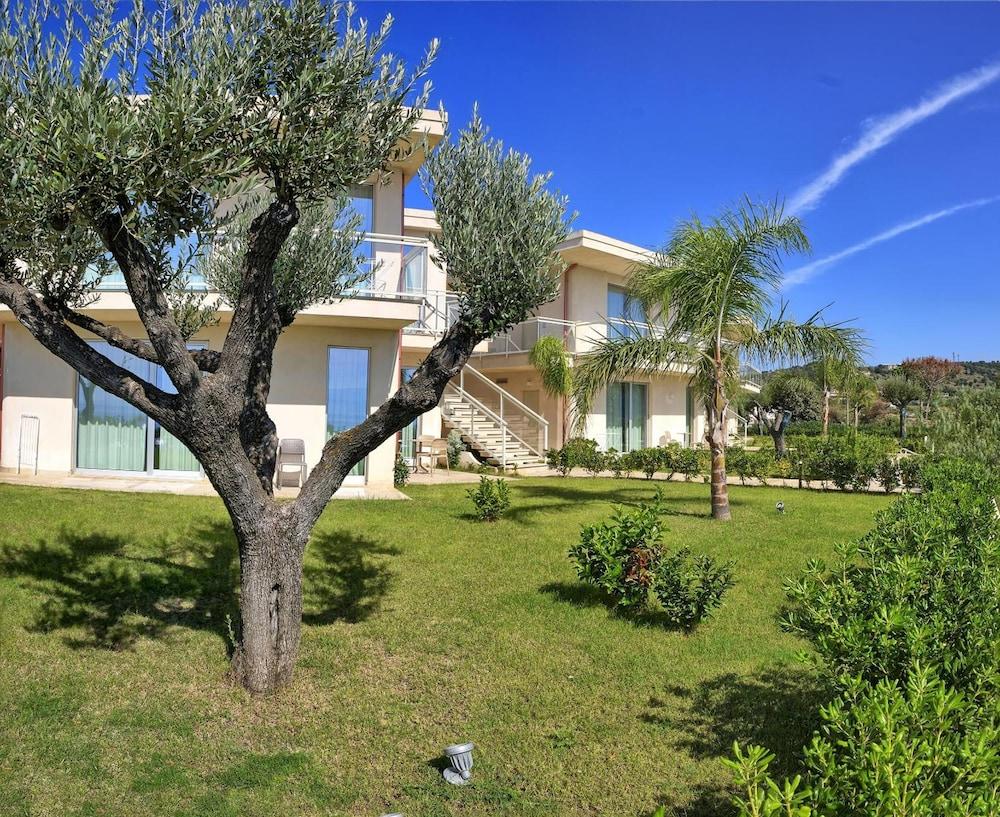 Blue Bay Resort Capo Vaticano Exterior foto