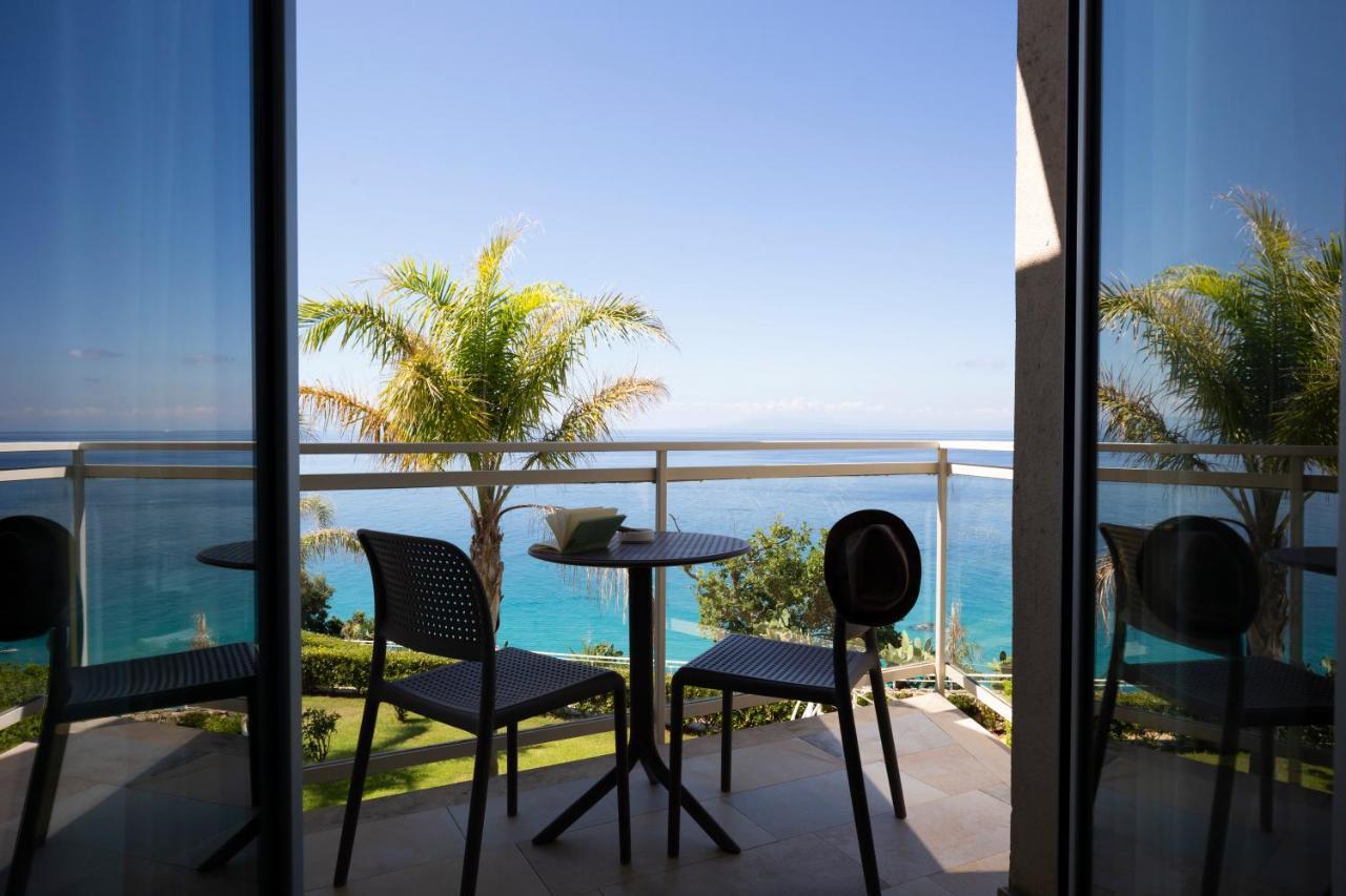 Blue Bay Resort Capo Vaticano Exterior foto