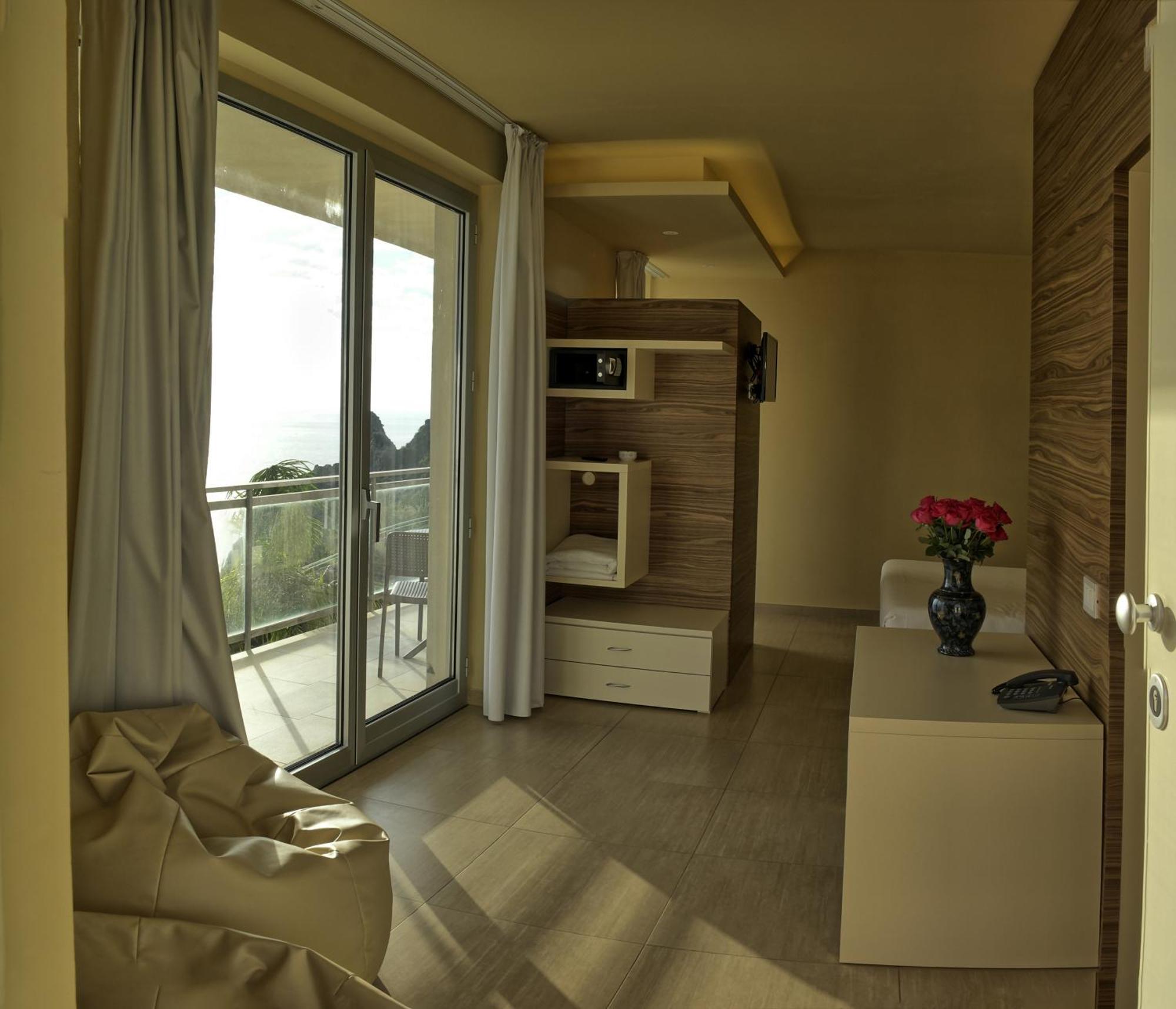 Blue Bay Resort Capo Vaticano Exterior foto