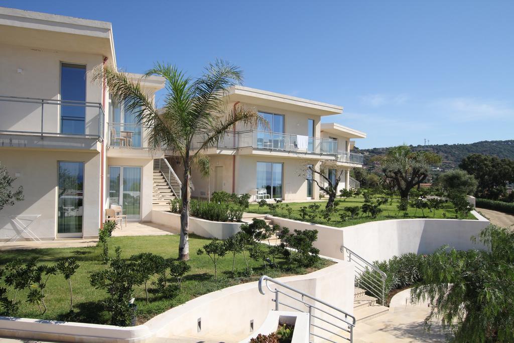 Blue Bay Resort Capo Vaticano Exterior foto