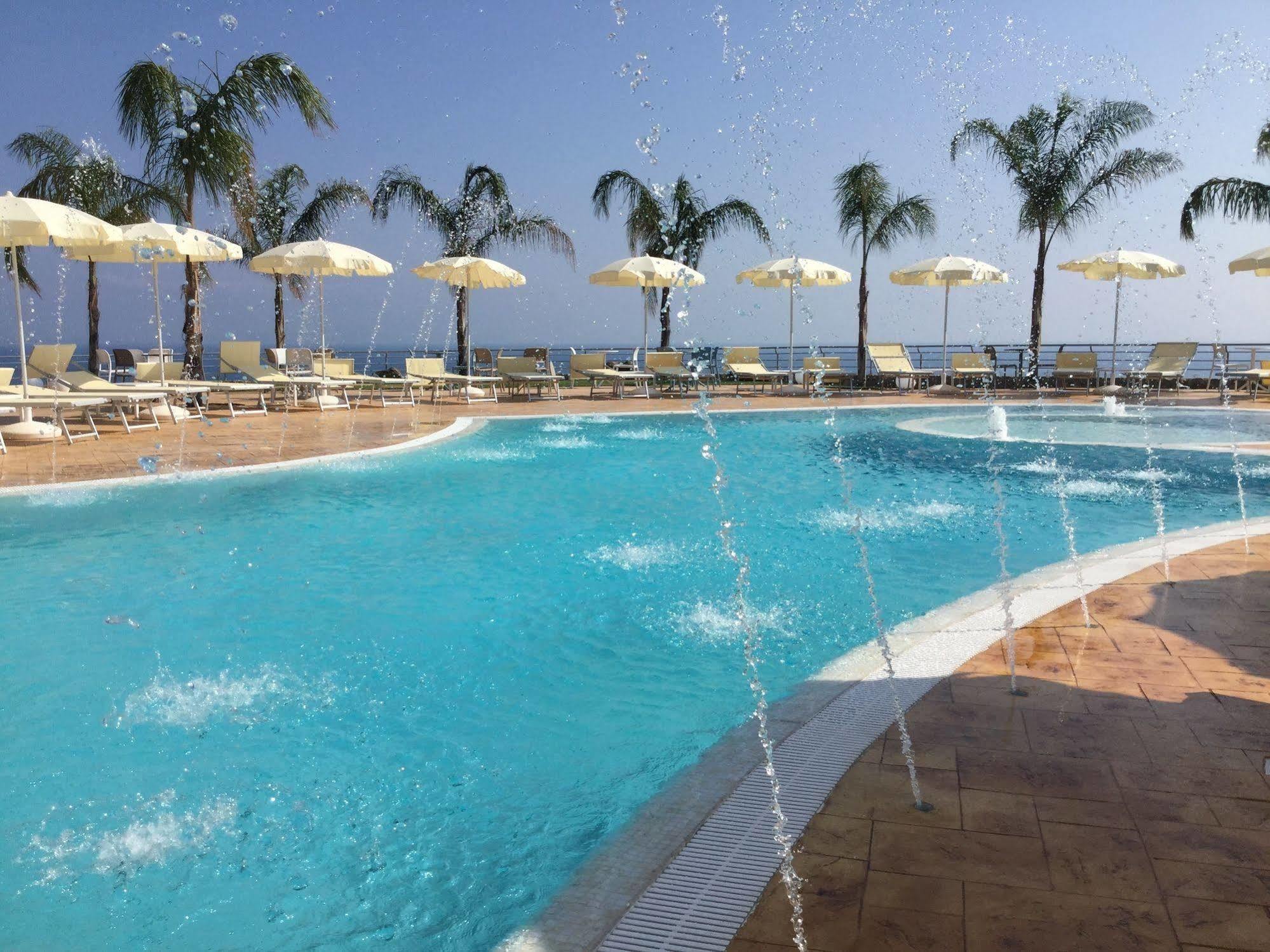 Blue Bay Resort Capo Vaticano Exterior foto
